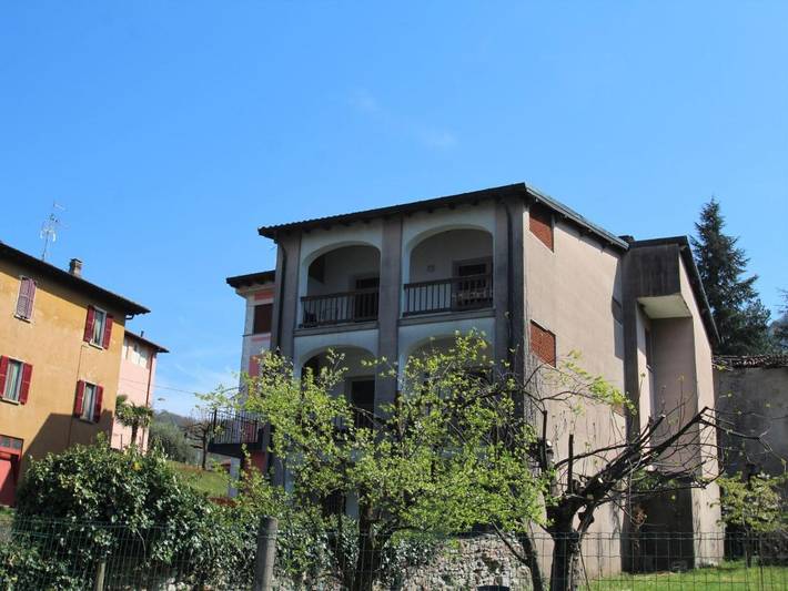 Ferienwohnung für 5 Personen, mit Seeblick und Terrasse sowie Garten in Lavena Ponte Tresa - 4