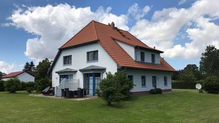Ferienhaus für 6 Personen, mit Sauna und Terrasse sowie Garten, mit Haustier in Garz/Rügen