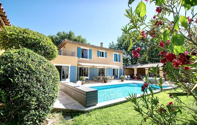 Ferienhaus für 10 Personen, mit Terrasse und Pool in Villars