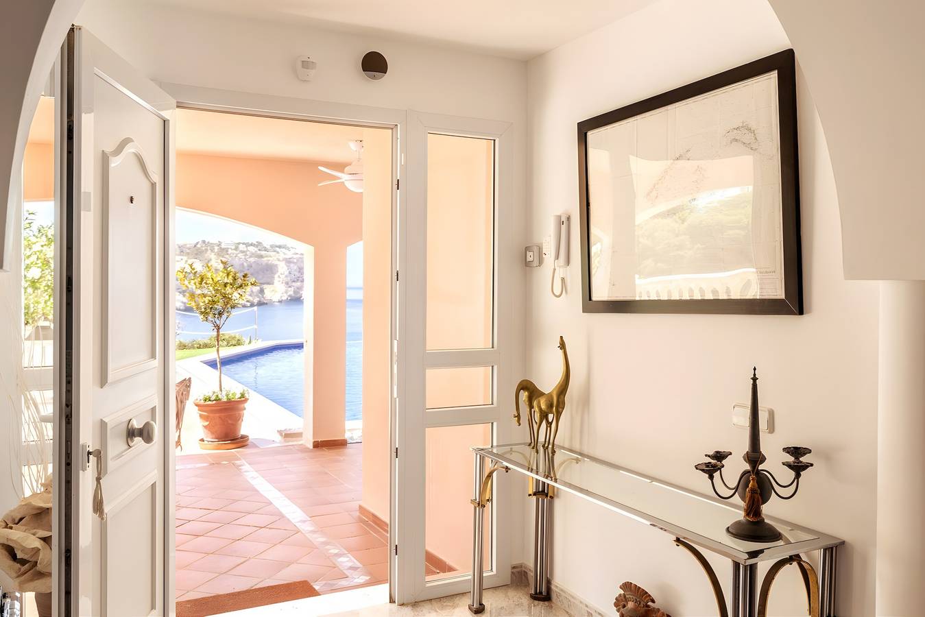 Casa Vacanze 'Villa Ichtys a Cala Moragues' con Vista Mare, Wi-Fi e Aria Condizionata in Port d'Andratx, Andratx