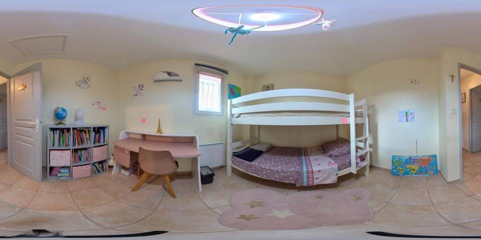 Location de vacances pour 8 personnes, avec piscine ainsi que jardin et terrasse à Poulx - 2