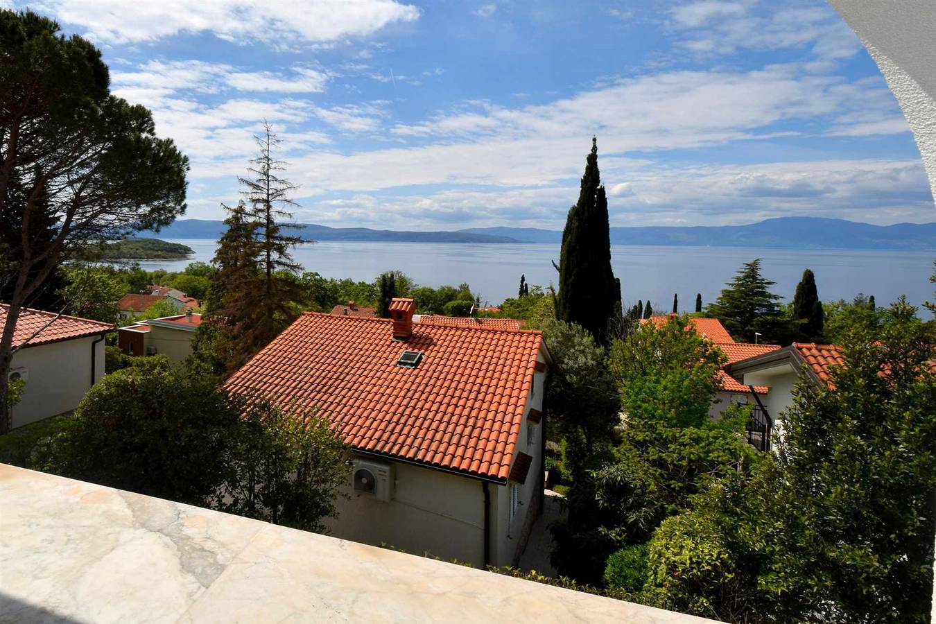 Appartamento vacanze a Njivice a partire da 119€ a notte