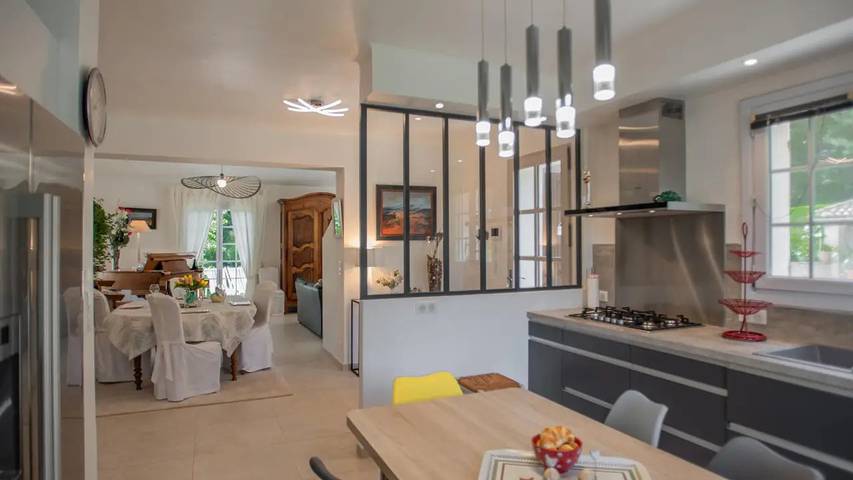 Location de vacances pour 7 personnes, avec jardin et piscine à Céreste - 3