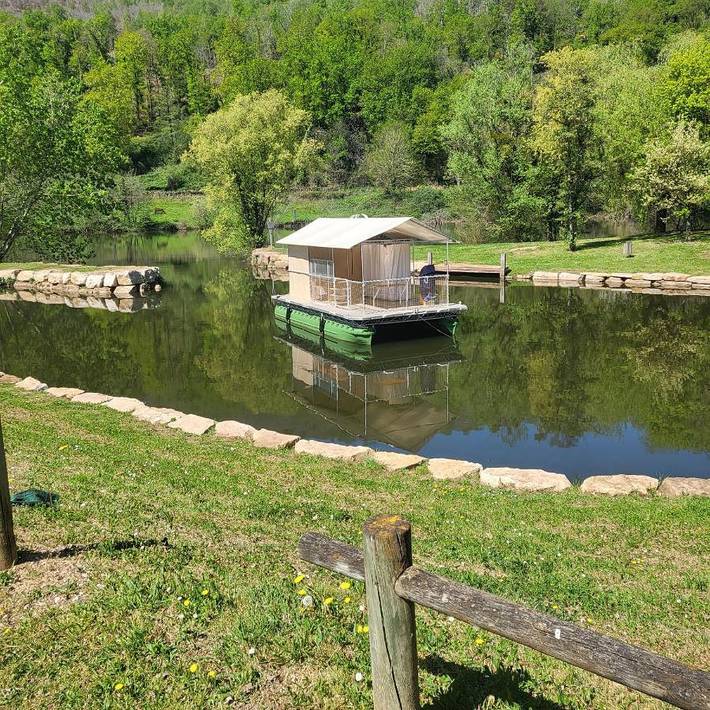 Location de vacances pour 6 personnes, avec Terrasse et Vue dans Boisse-Penchot
