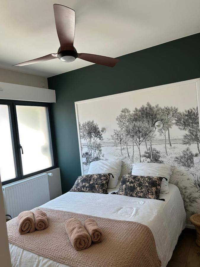 Chambre Cocooning centre ville des Sables D'Olonne quartier Gare Saint Michel située à 1 kilomètre du remblai in Les Sables-d'Olonne, Vallée de la Loire