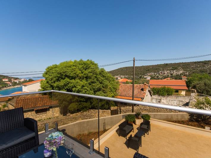 Ferienwohnung für 4 Personen, mit Terrasse und Pool sowie Garten