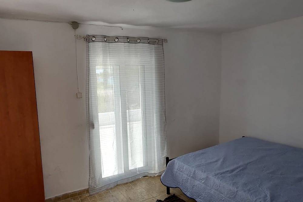 Cozy little home next to the Sea with a patio in Kos Stadt, Kos