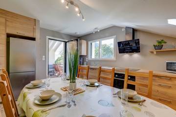 Location De Vacances pour 13 Personnes dans Vougy, Haute-Savoie, Photo 1