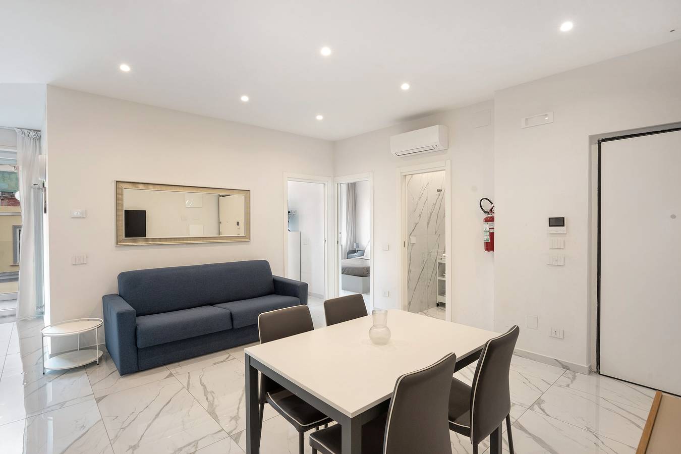 Hel lejlighed, Apartment 'Family - Zona Lungomare' with Balcony, Wi-Fi and Air Conditioning in Napoli, Napoli Provinsen