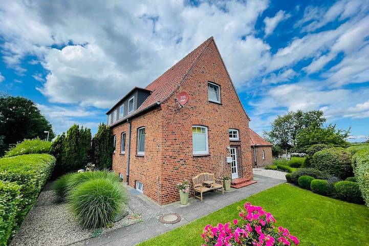 Ferienhaus für 6 Personen, mit Terrasse und Garten in Strukkamp