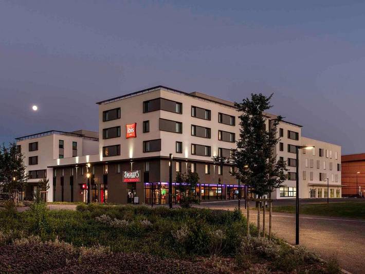 Hôtel pour 2 personnes, avec terrasse et vue, animaux acceptés à Montigny-le-Bretonneux - 3