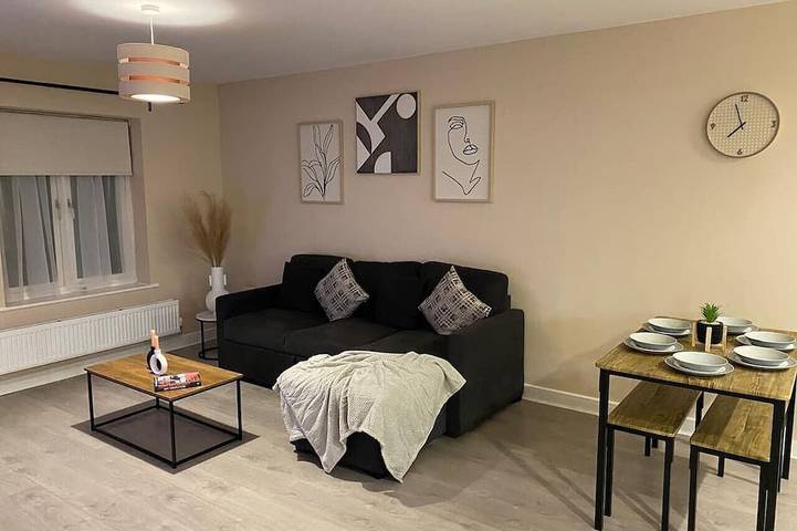 Apartment for 5 people in Crawley