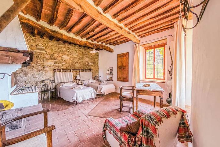 2 houses with private pool 20km from Pisa, Lucca and 30 from the sea in Buti, Pisa e dintorni