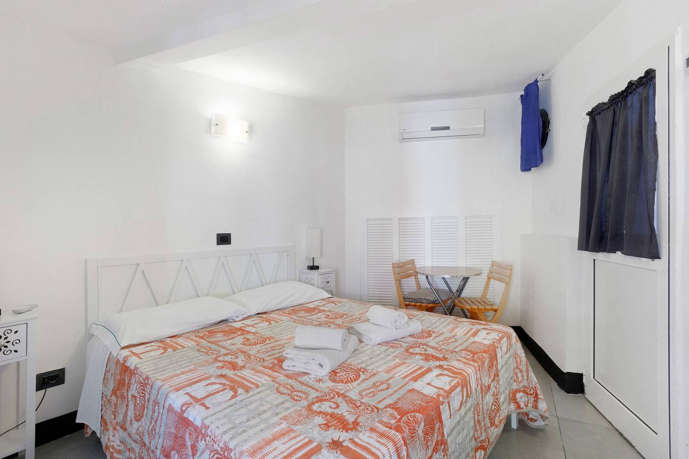 Appartamento intero, Camera 'Margherita' con terrazza, Wi-Fi e aria condizionata, angolo cottura in Vernazza, Comune di Vernazza