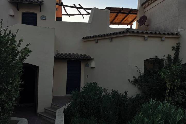 Ferienwohnung für 5 Personen, mit Terrasse und Garten in Canneddi