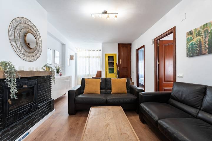 Appartement entier, Appartement 'Beachside Centre 6pax' avec terrasse privée, Wi-Fi et climatisation in Fuengirola Centre, Fuengirola