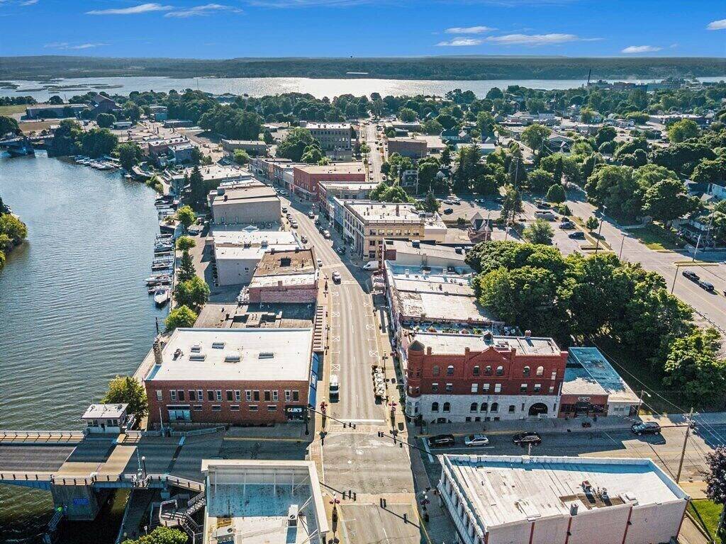 Ganze Wohnung, Top Floor Penthouse at Edgewater in Manistee, Manistee County