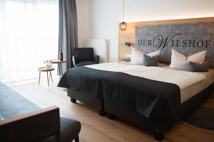 Hotel für 3 Personen, mit Garten und Balkon sowie Sauna und Whirlpool in Sankt Oswald-Riedlhütte - 2