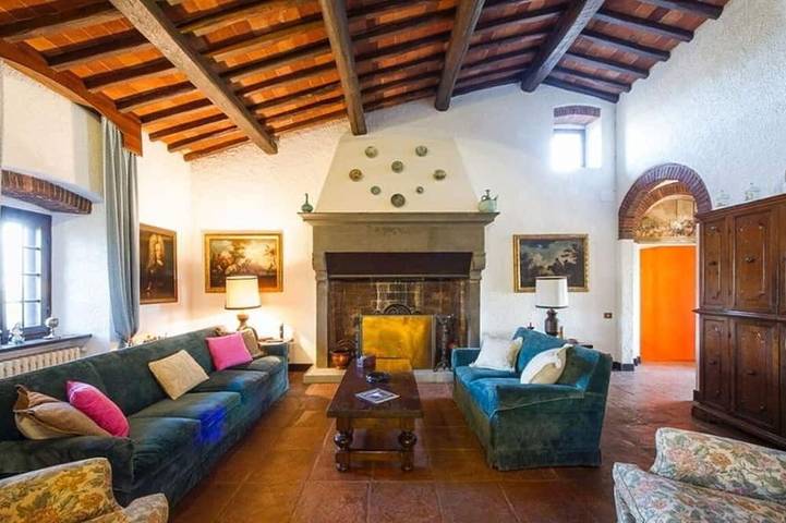 Villa in Gaiole In Chianti mit 6 Schlafzimmern 12 Schlafplätzen in Rignano sull'Arno, Valdarno