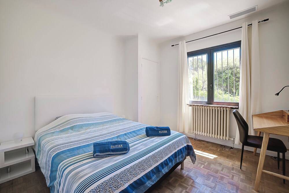 Stylish air-conditioned villa in a privileged area of Biot just minutes from sea in Biot, Région de Cannes