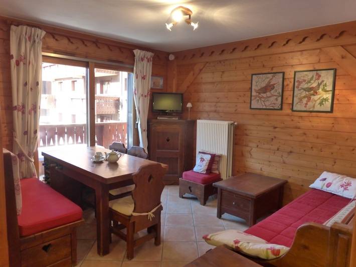 Apartment for 4 people, with terrace and pool in Courchevel