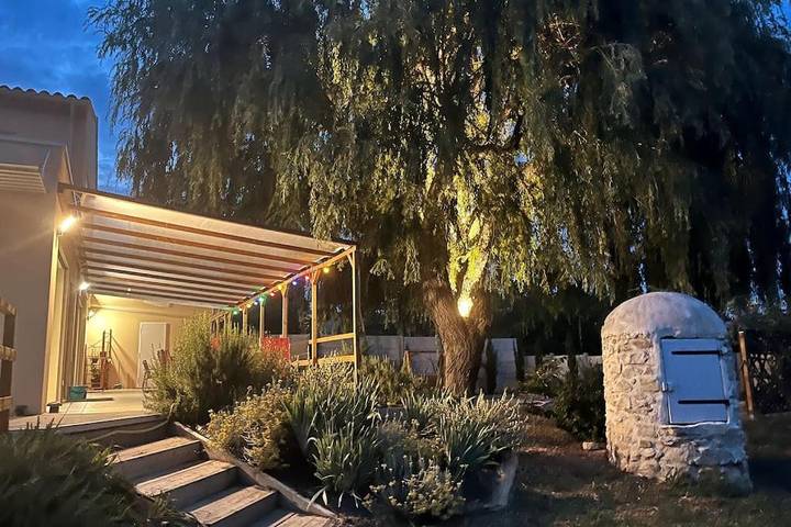 Location de vacances pour 10 personnes, avec bassin pour enfant et vue ainsi que piscine et jardin à Saint-Romain-en-Viennois - 4