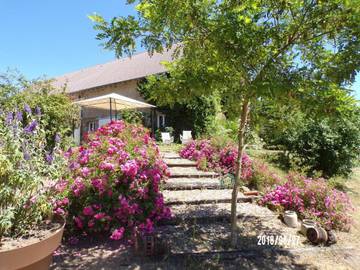 Gîte pour 9 personnes, avec jardin et terrasse à Tronget