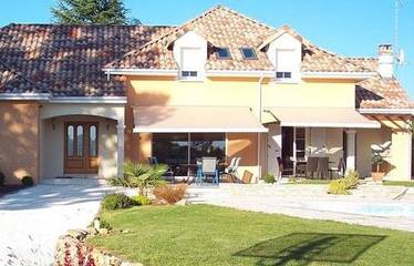 Chambre d’hôte pour 10 personnes, avec vue et terrasse à Yvré-l'Évêque