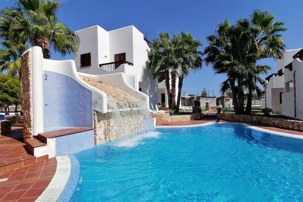 Marina dór Iv, house 5, wifi 5 bedrooms, community pool, beach 300m away in Cala Egos, Santanyí