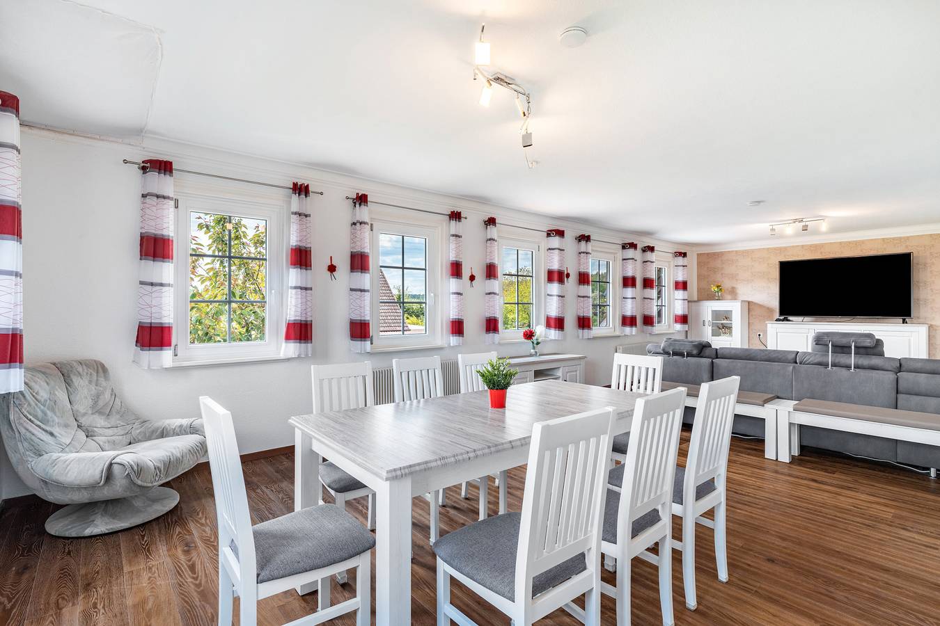Ferienhaus 'St Georg Stube' mit privater Terrasse, privatem Garten und Wi-Fi in Nordschwarzwald