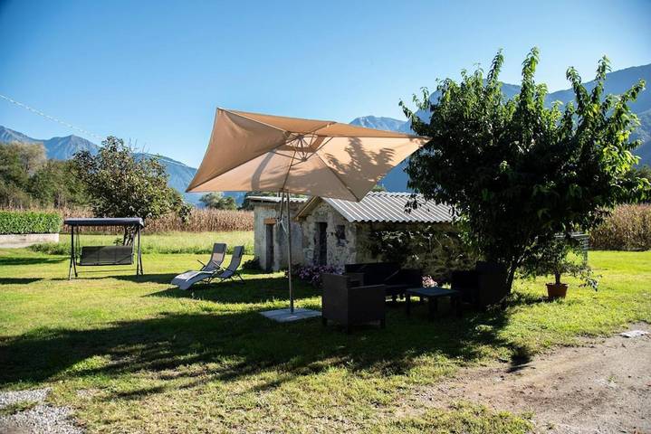 BnB für 2 Personen, mit Terrasse und Garten in Bergell