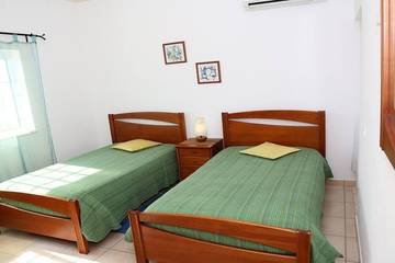 Villa for 8 People in Ferragudo, Faro District, Photo 4