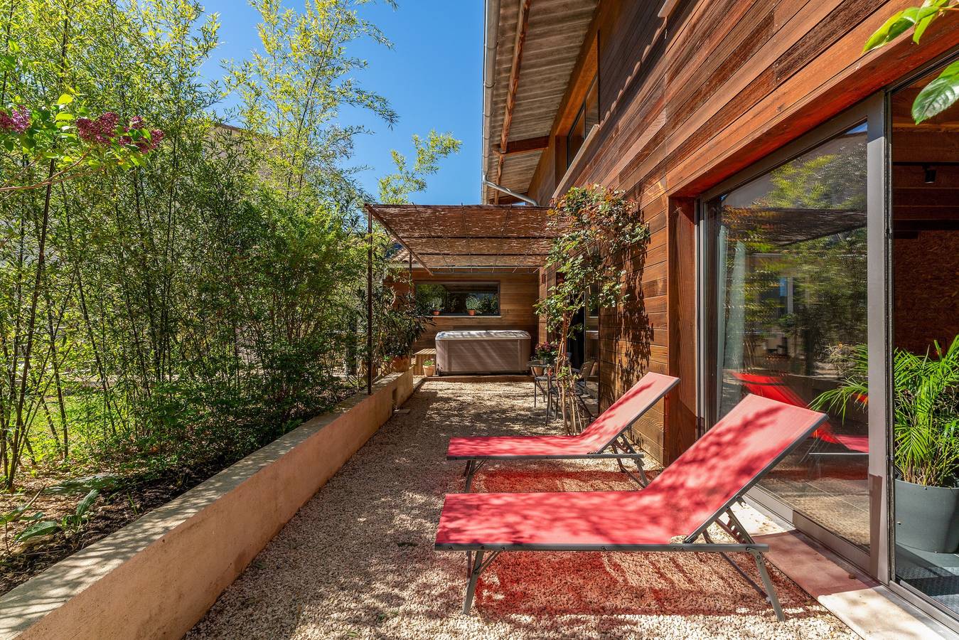 Mont Ventoux Bike Camp & Jacuzzi – Private Loft in Entrechaux, Parc naturel régional du Mont-Ventoux