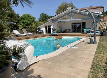 Cottage pour 6 personnes, avec piscine ainsi que terrasse et jardin, animaux acceptés à Le Porge