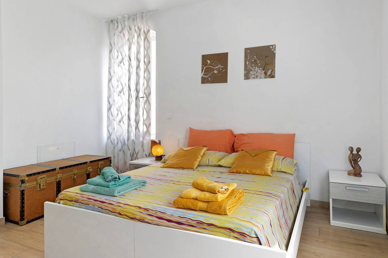 Ganze Wohnung, Ferienwohnung 'Pozzo Dei Desideri Asia' mit Wi-Fi und Klimaanlage in Castelnuovo del Garda, Gardasee-Berge