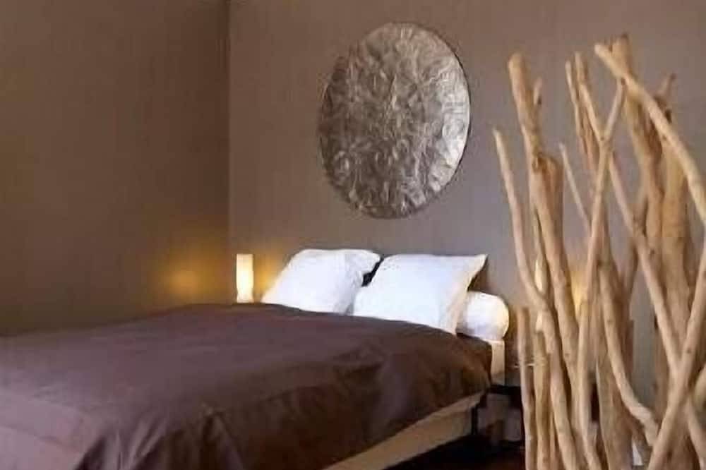 Appartement entier, Location studio design paris vincennes - centre historique - Parc Flor in Vincennes, Val-de-Marne
