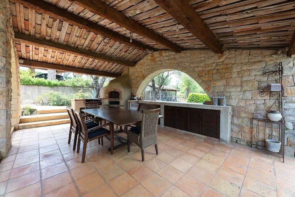 Superb villa in an exceptional location in Mougins, Mittelmeerküste (Frankreich)