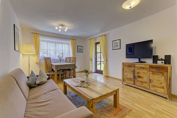 Ferienwohnung für 4 Personen, mit Garten und Sauna sowie Balkon in Spiegelau