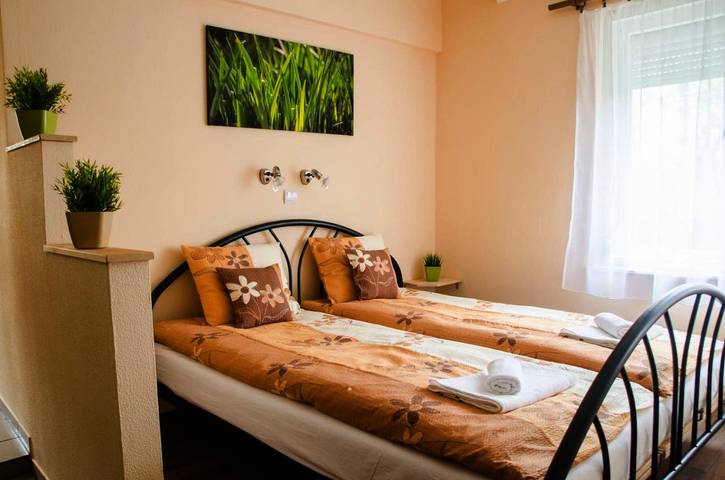 Dom gościnny dla 2 osób, z jacuzzi i sauna oraz basen i ogród, zwierzęta dozwolone - 1