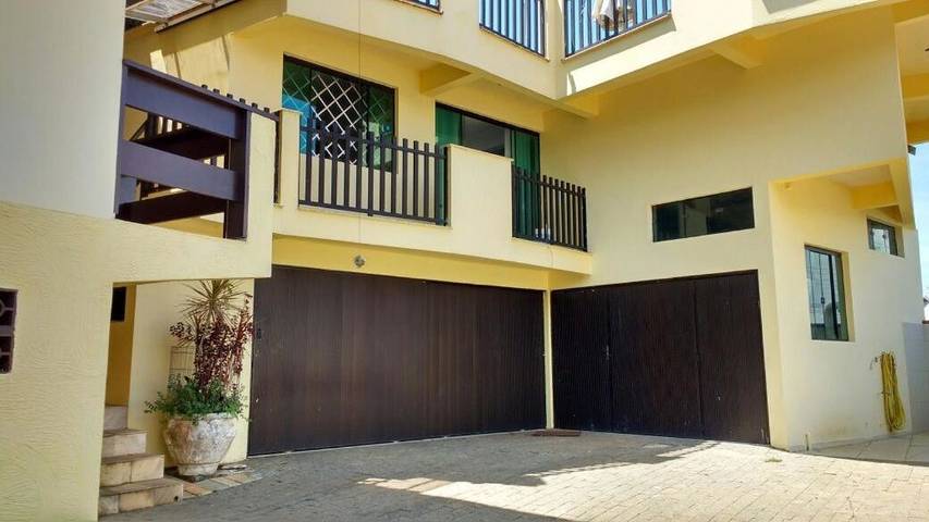 Casas e apartamentos de temporada para 4 pessoas, com balcão e vista em Barra Velha