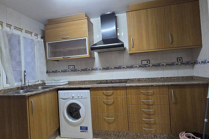 Vacation rental for 6 people, with Balcony in Valencia