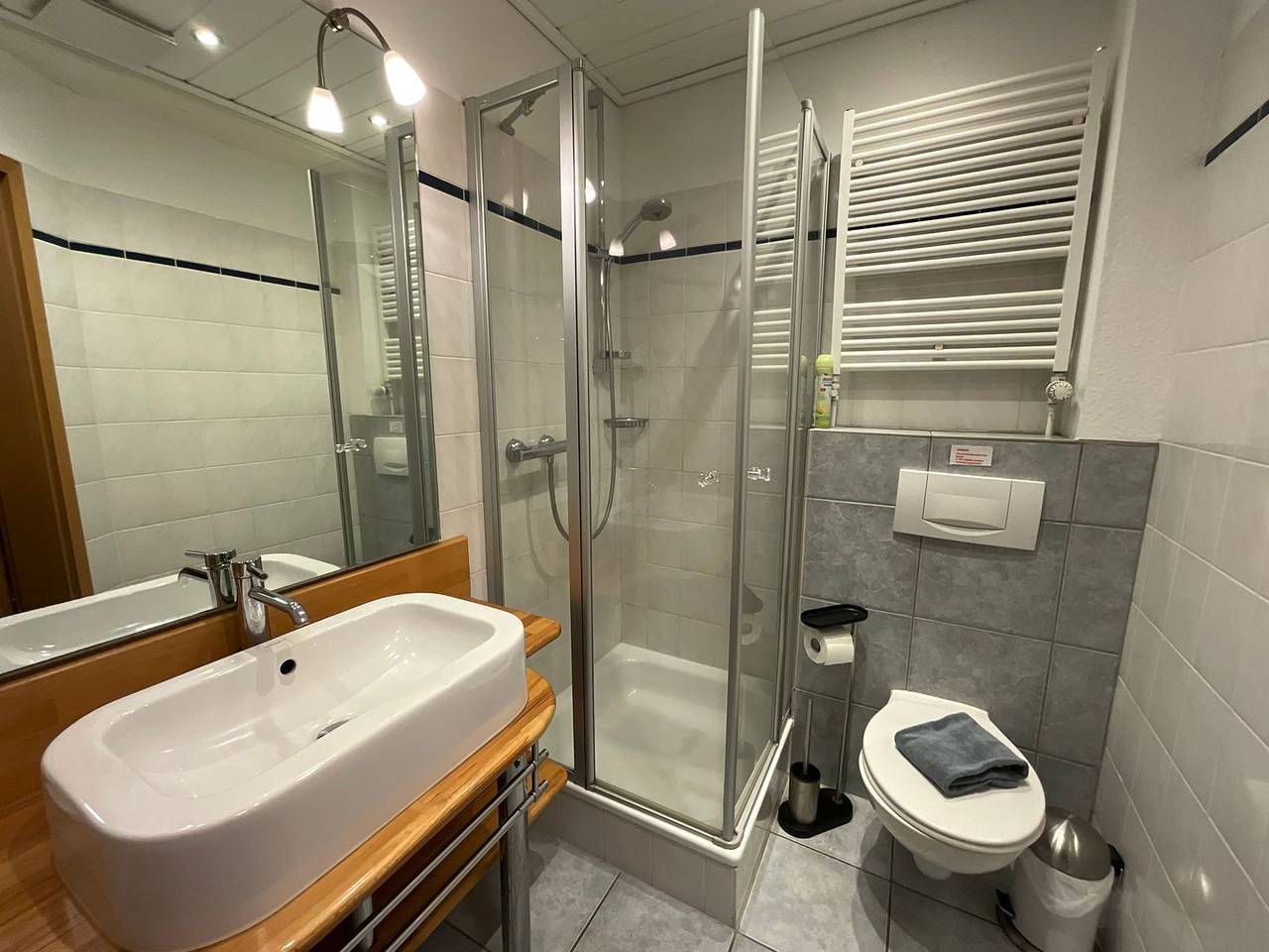 Moin und herzlich Willkommen in der Friesenkoje ! in Dangast, Varel