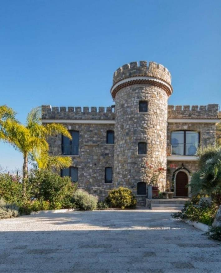 B&b per 8 persone, con Terrazza e Idromassaggio nonché Giardino e Piscina a Sant'Egidio del Monte Albino