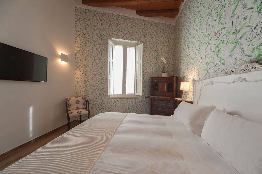 Bed & Breakfast in the heart of Trani in historic building room 1 in Trani, Barletta-Andria-Trani