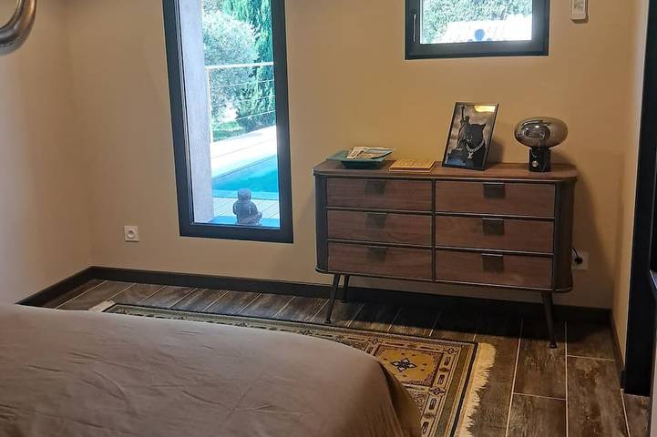 Location de vacances pour 2 personnes, avec jardin ainsi que terrasse et piscine à Saint-Chamas - 2