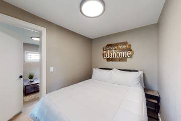 Vacation Rental for 4 Guests in Coeur d'Alene, Coeur d'Alene National Forest, Picture 4