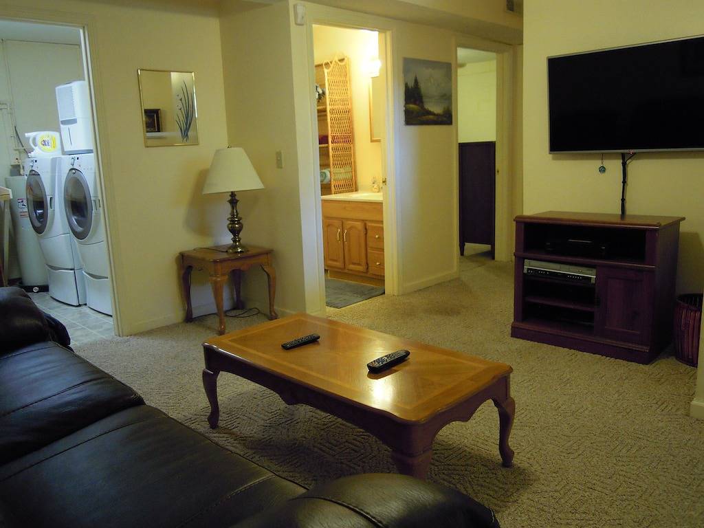 Dale Hollow Cabin neben dem State Park W / Free Covered Slip & New Furnishings! in Dale Hollow Lake