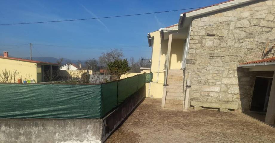 Location de vacances pour 6 personnes, avec piscine ainsi que jardin et vue à Vila Nova de Cerveira - 3