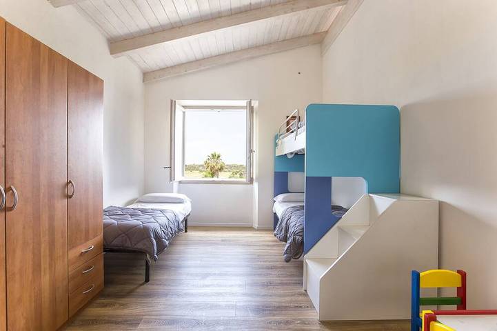 Freistehende Villa 3km vom Strand entfernt mit 4 Schlafzimmern 3 Bädern 2 Küchen in Alghero, Sassari Provinz