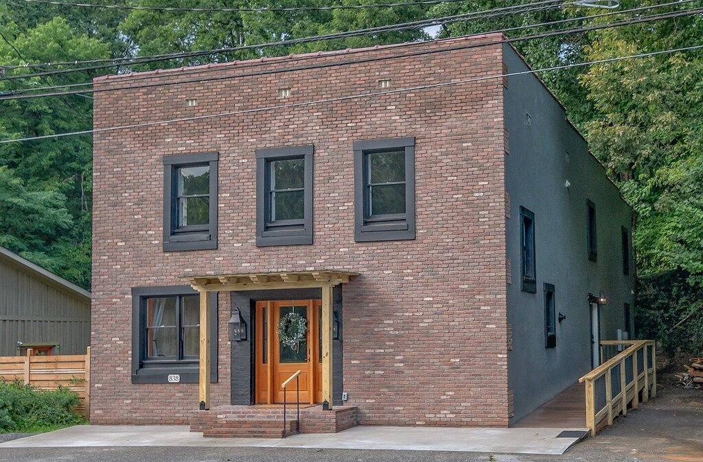 Ganze Wohnung, Das Loft in der Trade Street; Downtown Tryon. Luxuriös renoviert! Begehbare Restaurants, Bars und mehr! in Tryon, Polk County NC